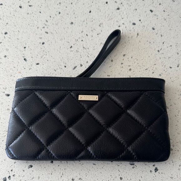Kate Spade Black 100% Leather Quilted Wristlet zipper Closure Minimalist Chic - Picture 1 of 8